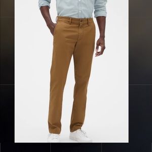 Men’s Gap Slim Fit Flex Khakis - 33x32 - like new